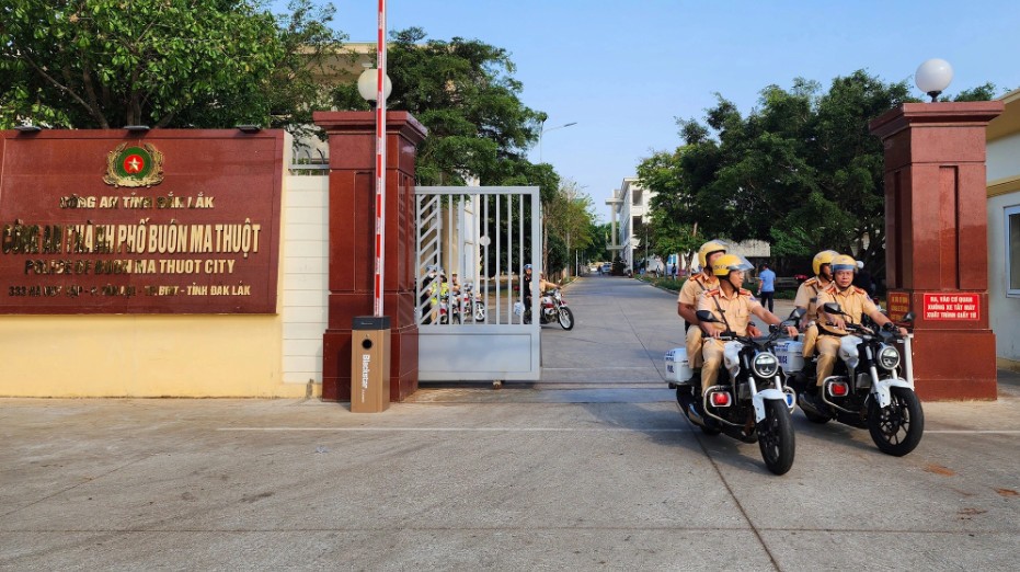 Đắk Lắk : CSGT ra quân triển khai cao điểm, tập trung 5 nhóm chuyên đề