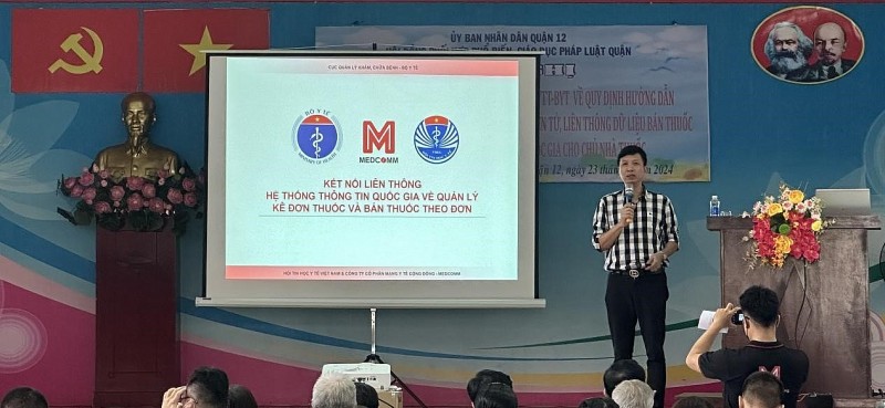 Ông Nguyễn Hữu Trọng, Tổng Thư ký Hội Tin học y tế Việt Nam, báo cáo viên tại hội nghị
