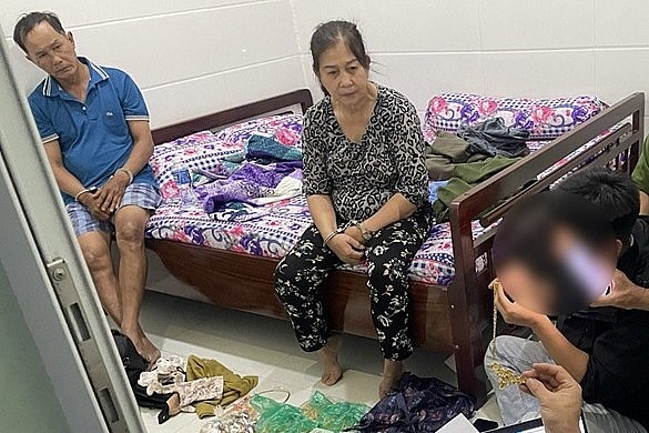 Cặp vợ chồng 'hờ' ở Đắk Nông bị khởi tố vì tội trộm cắp hơn 3,5 kg vàng
