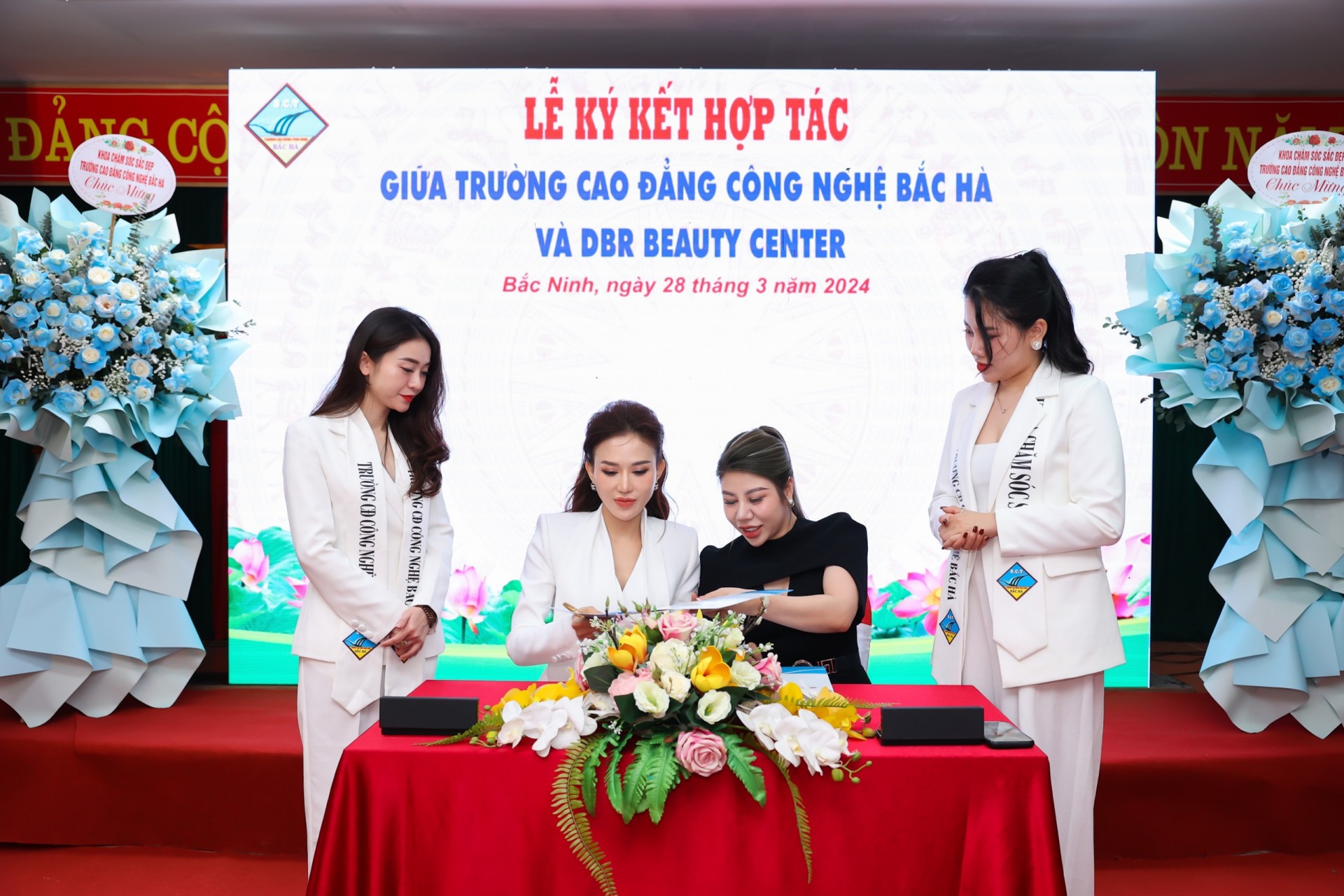 Hoa hậu Lương Thị Thùy Dung được bổ nhiệm là phó trưởng khoa chăm sóc sắc đẹp trường Cao đẳng công nghệ Bắc Hà