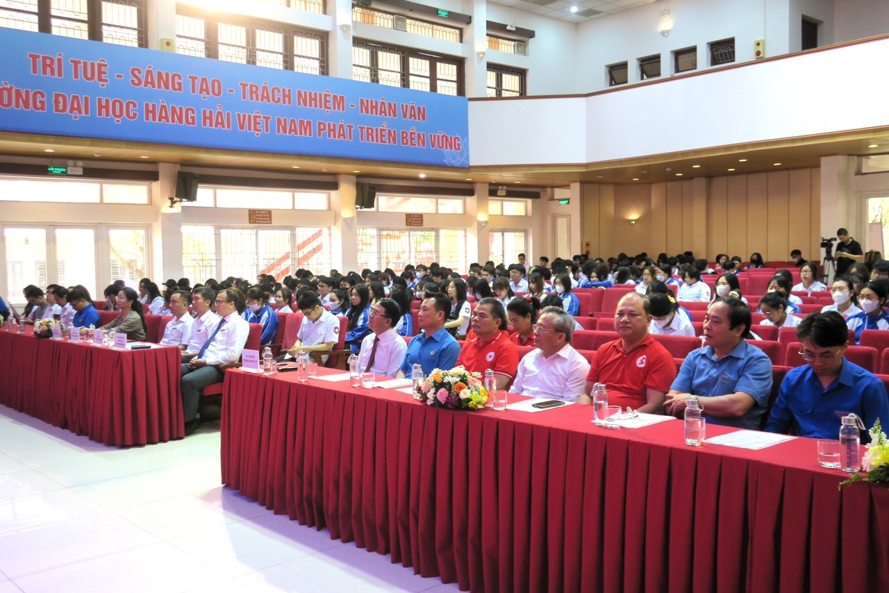 Tổ chức lễ Mít tinh Ngày toàn dân hiến máu tình nguyện tại Trường Đại học Hàng hải Việt Nam