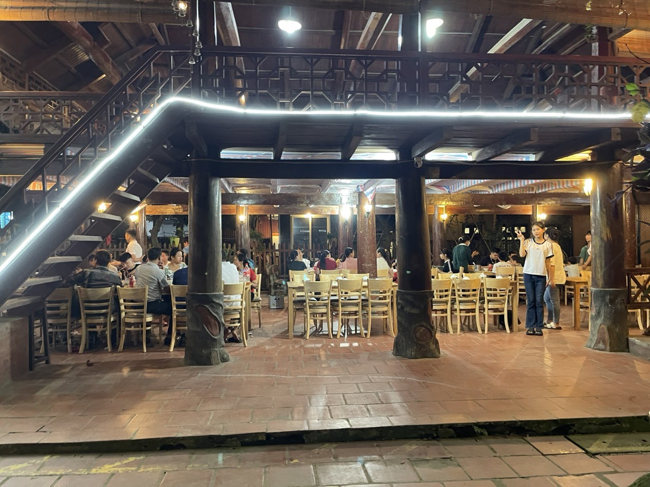 Nhà hàng Tây Bắc – Thế giới mỹ vị của đặc sản Dê núi