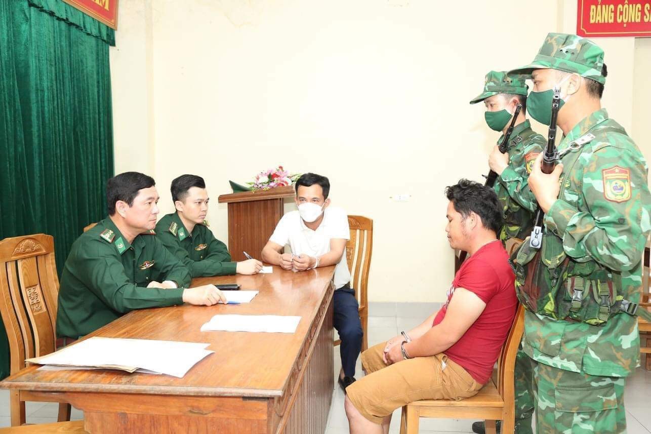 Hà Tĩnh: Phá chuyên án, bắt giữ hai đối tượng người Lào thu giữ 44 bánh heroin, 60.000 viên hồng phiến