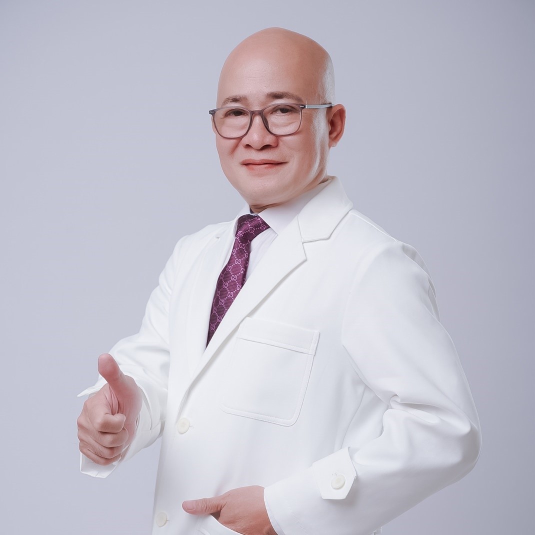 Tiến sĩ, bác sĩ Tạ Xuân Sơn: 