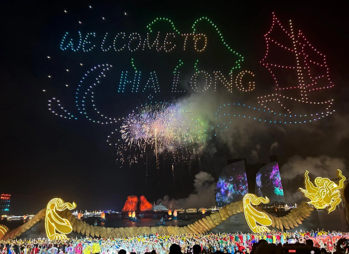 Carnaval Hạ Long 2024: Bữa tiệc đầu tiên rực sáng bờ biển Hạ Long