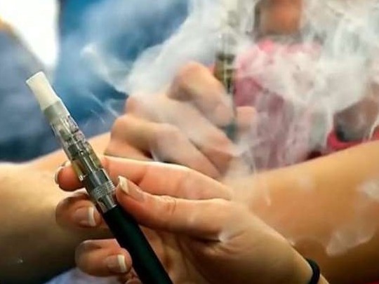 1.224 ca nhập viện do sử dụng thuốc lá điện tử, thuốc lá nung nóng trong năm 2023