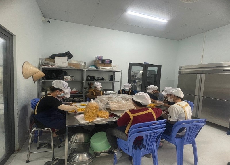 Thanh tra định kỳ 12 cơ sở sản xuất, kinh doanh thực phẩm. Ảnh: Cục QLTT Bình Thuận
