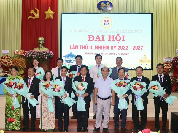 Chung tay, góp sức để tình hữu nghị Việt Nam - Lào mãi thắm tươi