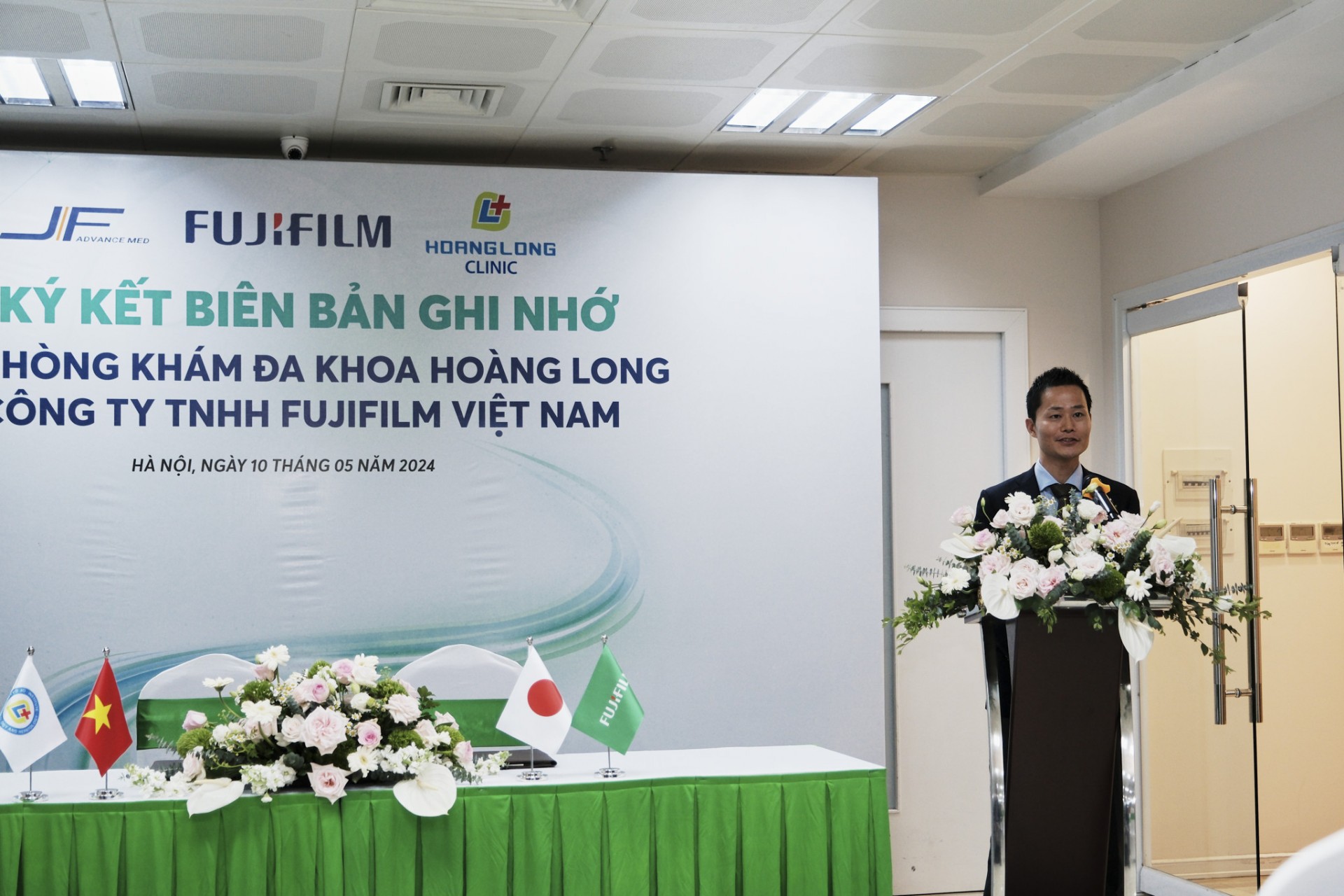 LỄ KÝ KẾT HỢP TÁC CHIẾN LƯỢC VÀ TRAO TẶNG HỆ THỐNG CÔNG NGHỆ THÔNG TIN ENVISION NEXT GIỮA FUJIFILM VIỆT NAM VÀ PHÒNG KHÁM ĐA KHOA HOÀNG LONG