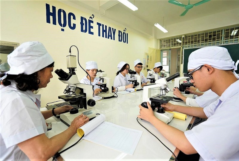 Xây dựng quy định về đào tạo chuyên sâu đặc thù trong lĩnh vực sức khỏe Xây dựng quy định về đào tạo chuyên sâu đặc thù trong lĩnh vực sức khỏe