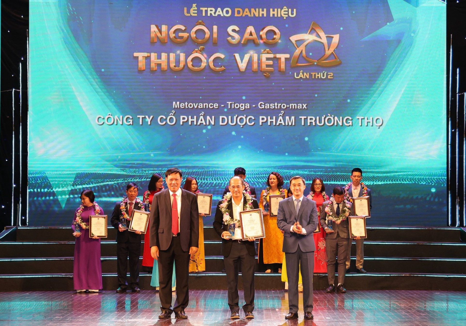 “Ngôi sao Thuốc Việt” lần thứ 2 gọi tên 3 sản phẩm xuất sắc của Dược phẩm Trường Thọ “Ngôi sao Thuốc Việt” lần thứ 2 gọi tên 3 sản phẩm xuất sắc của Dược phẩm Trường Thọ