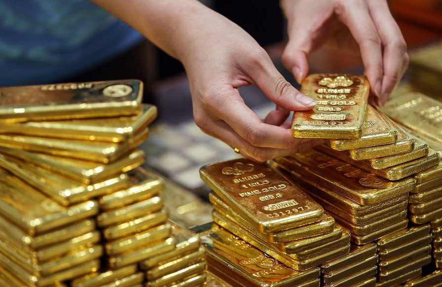 Giá vàng tăng phi mã, hoạt động kinh doanh vàng tại các ngân hàng ra sao?