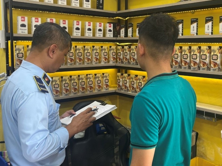 Sở Y tế Hà Nội: Tích cực quản lý thuốc lá điện tử, thuốc lá nung nóng