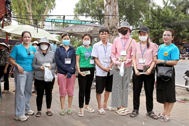 Hội Thiện nguyện 1979 VN mang niềm vui đến các bệnh nhi tại Bệnh viện K - Tân Triều nhân dịp 1/6