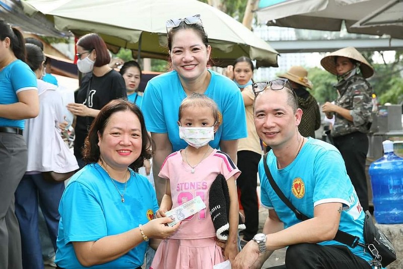 Hội Thiện nguyện 1979 VN mang niềm vui đến các bệnh nhi tại Bệnh viện K - Tân Triều nhân dịp 1/6