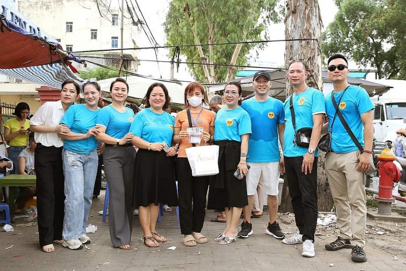 Hội Thiện nguyện 1979 VN mang niềm vui đến các bệnh nhi tại Bệnh viện K - Tân Triều nhân dịp 1/6