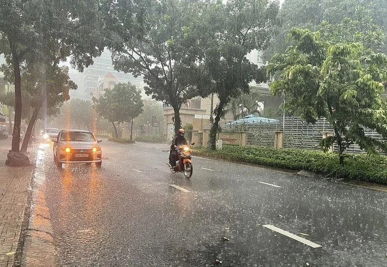 Mưa to ở Bắc Bộ, Thanh Hóa và Nghệ An có thể kéo dài vài ngày tới