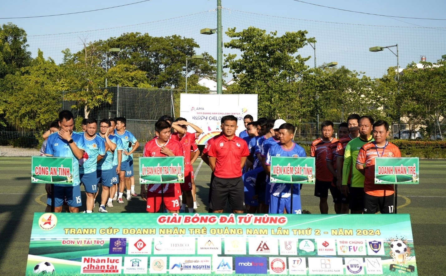 Khai mạc Giải bóng đá tứ hùng tranh cúp doanh nhân trẻ Quảng Nam