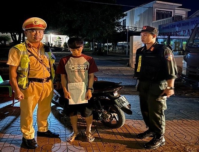 Đắk Lắk: Lực lượng CSGT liên tiếp phát hiện lái xe dương tính với chất ma túy trên tuyến Quốc lộ 26