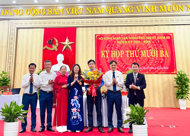 Quảng Nam: Ông Đỗ Văn Minh được bầu giữ chức Phó Chủ tịch UBND TP Tam Kỳ