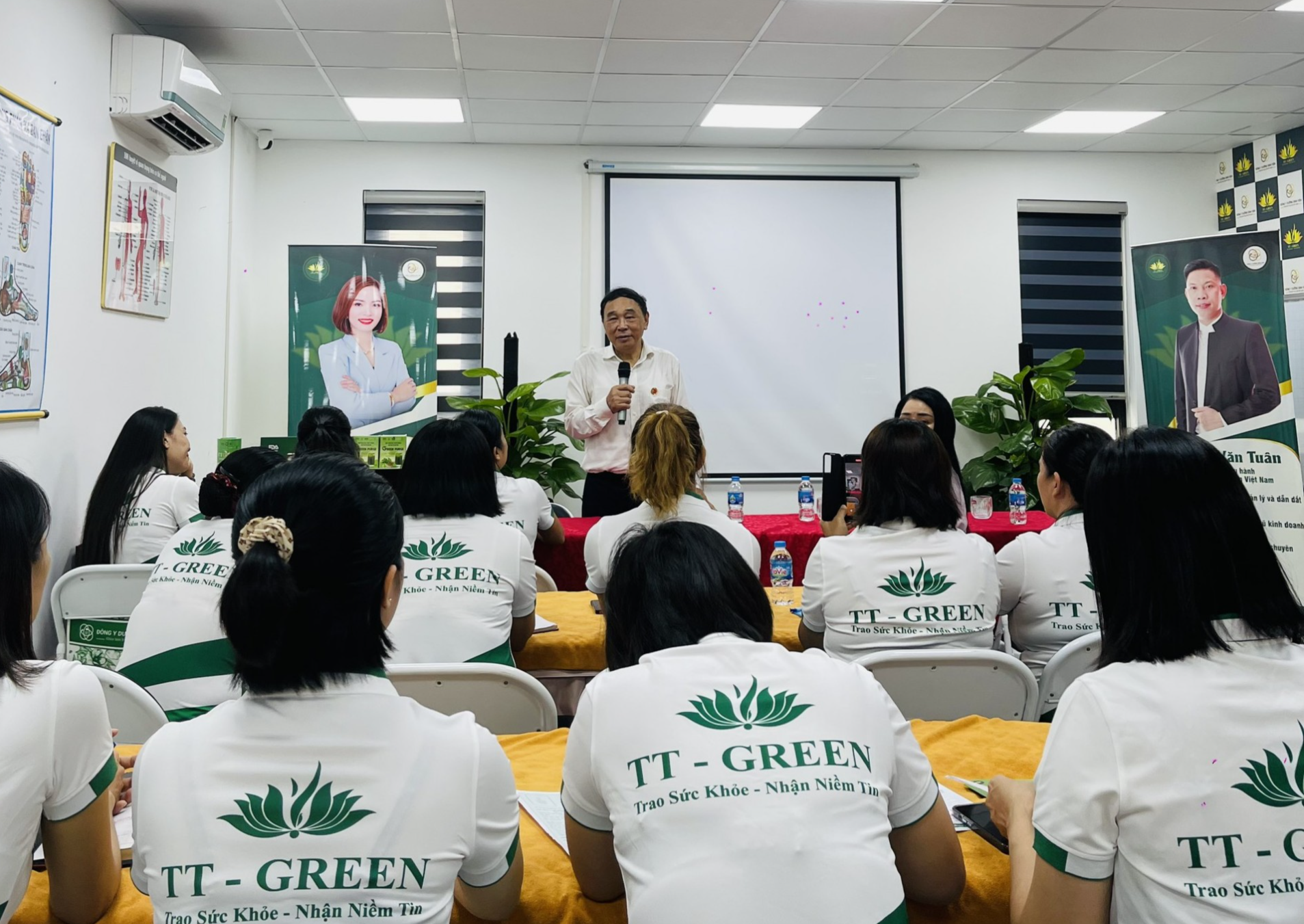Công ty CP TT Green Việt Nam khai giảng khóa học về xoa bóp, bấm huyệt