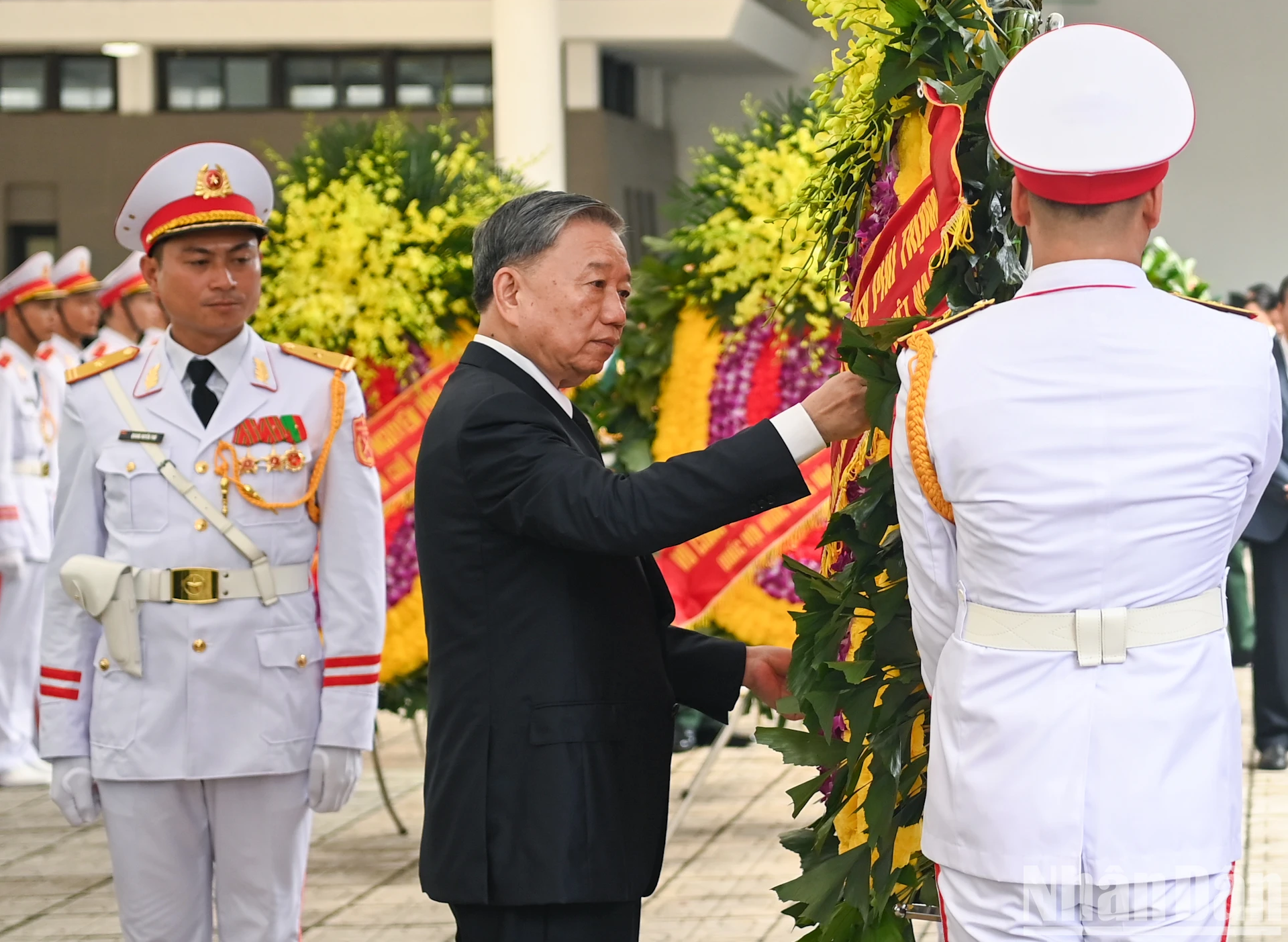 [Ảnh] Lãnh đạo Đảng, Nhà nước và Mặt trận Tổ quốc viếng Tổng Bí thư Nguyễn Phú Trọng