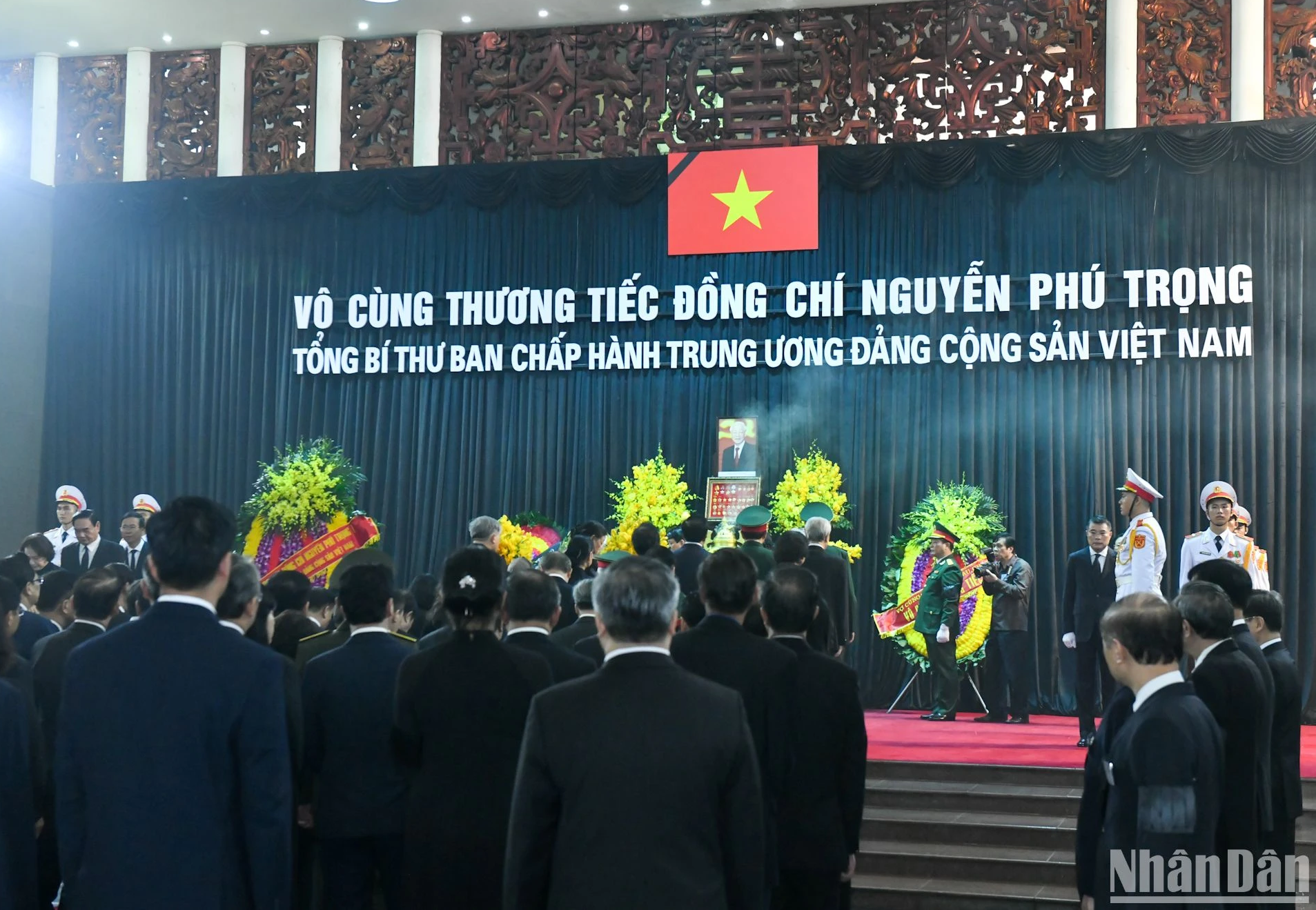 [Ảnh] Lãnh đạo Đảng, Nhà nước và Mặt trận Tổ quốc viếng Tổng Bí thư Nguyễn Phú Trọng