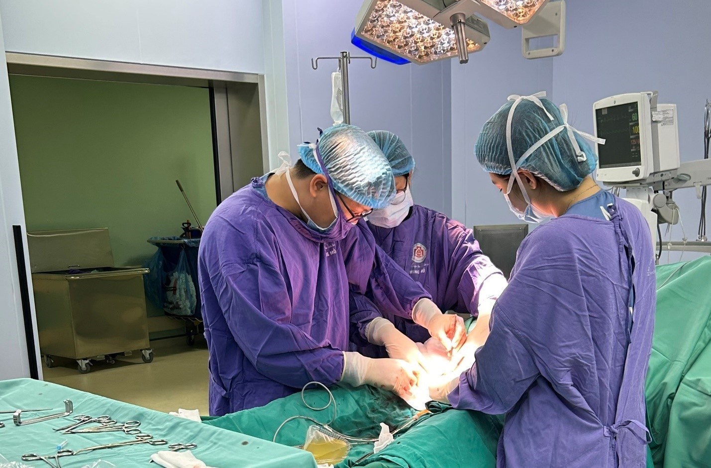 Điều trị thành công ca bệnh áp xe túi tinh Điều trị thành công ca bệnh áp xe túi tinh