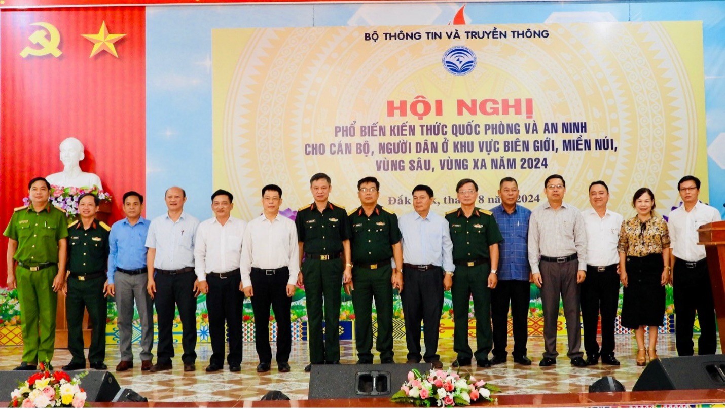 Đắk Lắk: Khai mạc Hội nghị phổ biến kiến thức quốc phòng và an ninh tại huyện Buôn Đôn