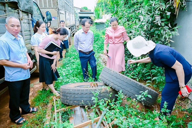 Kiểm tra, giám sát công tác phòng, chống dịch tại huyện Đắk R'lấp. Ảnh: Sở Y tế Đắk Nông