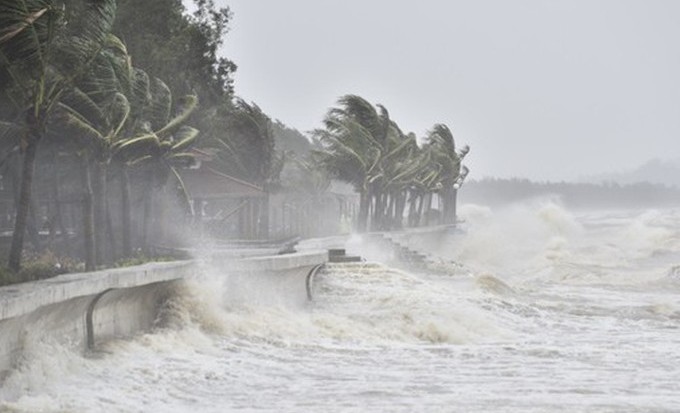Bão số 3 đi vào vịnh Bắc Bộ, gây mưa lớn, gió mạnh