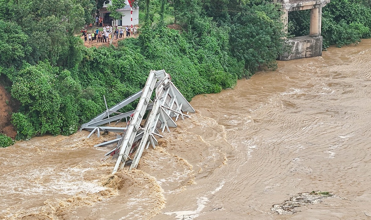 Xác định nguyên nhân ban đầu vụ sập cầu Phong Châu