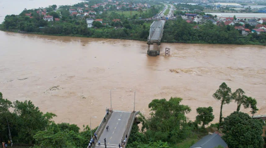 Xác định nguyên nhân ban đầu vụ sập cầu Phong Châu