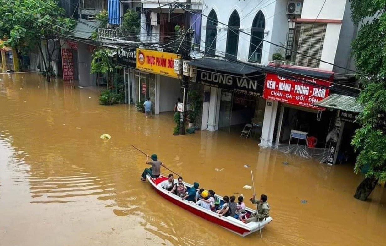 Thủ tướng: Khẩn trương cung cấp lương thực, nhu yếu phẩm cho người dân bị ảnh hưởng bởi bão số 3