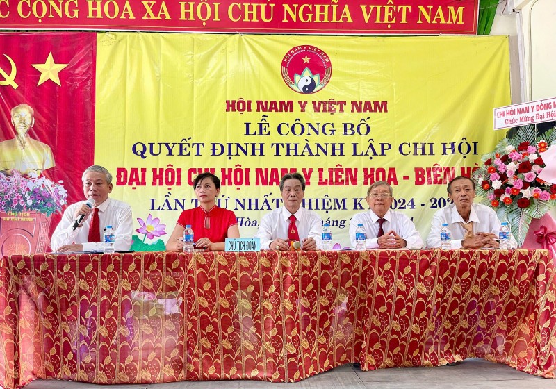 Đoàn chủ tịch Đại hội đại biểu Chi hội Nam y Liên Hoa Biên Hoà lần thứ Inhiệm kỳ 2024-2029.