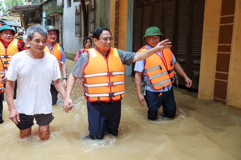 Thủ tướng: Chung tay ứng phó, khắc phục hậu quả bão lụt với trách nhiệm cao nhất