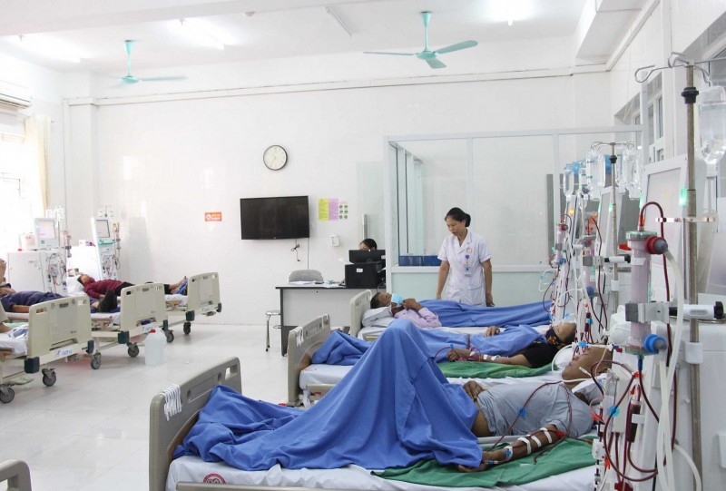 Bộ Y tế đề nghị bảo đảm công tác khám, chữa bệnh, hỗ trợ khắc phục hậu quả bão lụt