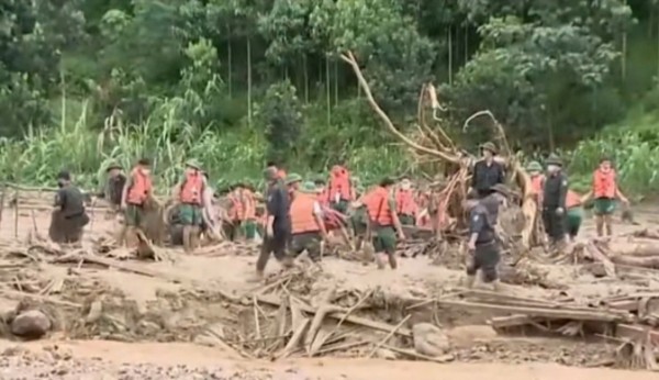 Thủ tướng Phạm Minh Chính chỉ đạo khẩn trương khắc phục hậu quả bão lũ