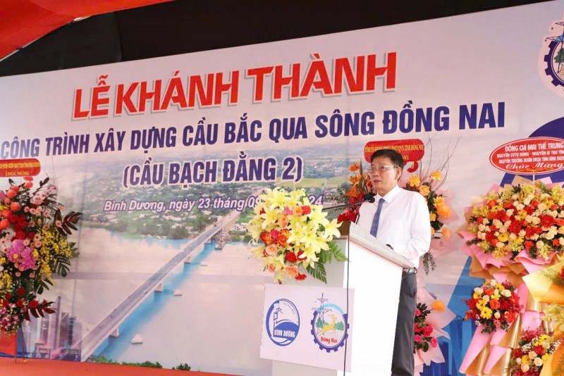 Ông Mai Hùng Dũng, phó Chủ tịch thường trực UBND tỉnh Bình Dương phát biểu tại buổi