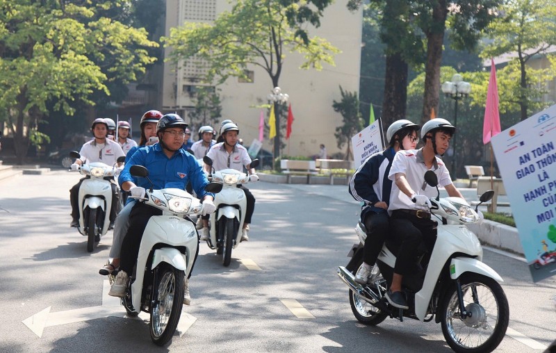 Giảm thiểu tai nạn xe hai bánh thông qua tăng cường chăm sóc thị lực