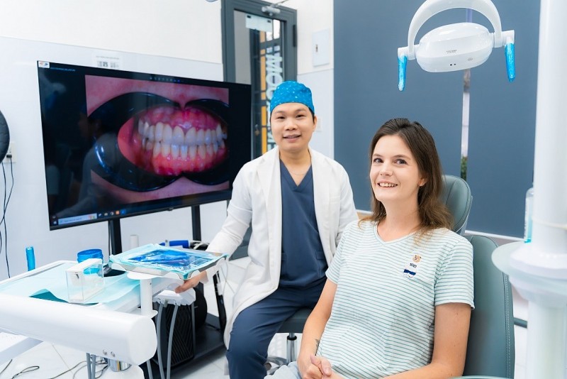 Cấy ghép implant của Nha khoa Cali mang lại sự an toàn, hài lòng cho khách hàng. Ảnh Nha khoa Cali