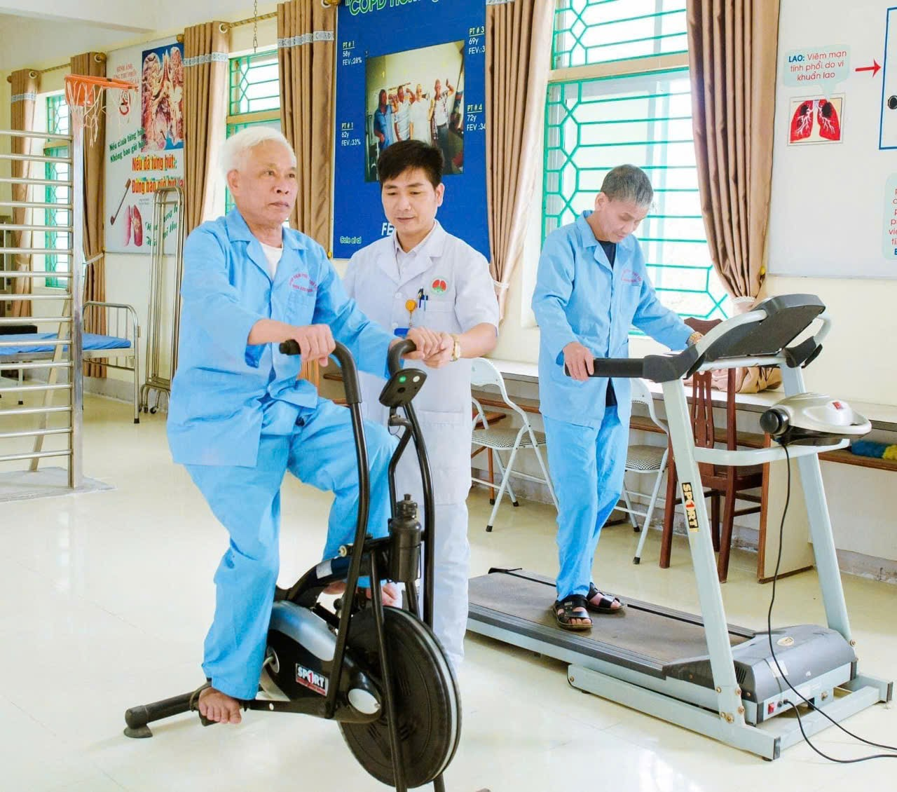 Phòng điều dưỡng Bệnh viện Phổi tỉnh Phú Thọ những đóng góp thầm lặng luôn luôn tận tuỵ tận tâm với nghề Phòng điều dưỡng Bệnh viện Phổi tỉnh Phú Thọ những đóng góp thầm lặng luôn luôn tận tuỵ tận tâm với nghề