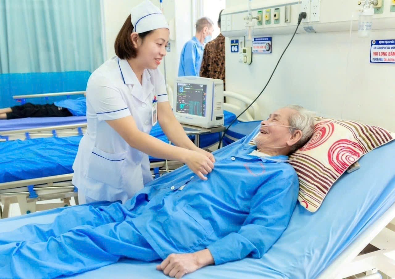 Phòng điều dưỡng Bệnh viện Phổi tỉnh Phú Thọ những đóng góp thầm lặng luôn luôn tận tuỵ tận tâm với nghề Phòng điều dưỡng Bệnh viện Phổi tỉnh Phú Thọ những đóng góp thầm lặng luôn luôn tận tuỵ tận tâm với nghề