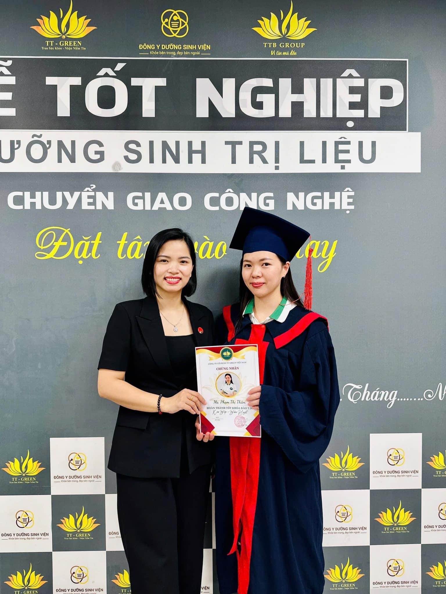 Bế giảng khóa học dưỡng sinh trị liệu tại TT Green Việt Nam