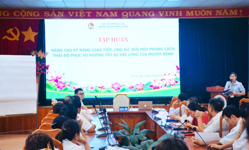 Quang cảnh buổi tập huấn