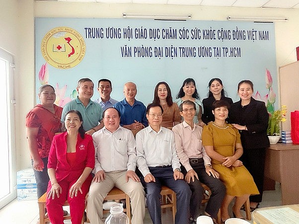 Phó Chủ tịch thường trực VACHE thăm họp mặt lãnh đạo chủ chốt Văn phòng đại diện Hội tại TP. HCM