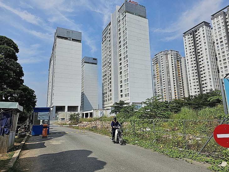 Nhiều nhà ở chung cư PetroVietnam Landmark của Công ty Xây lắp dầu khí chưa được cấp sổ hồng - Ảnh: ÁI NHÂN