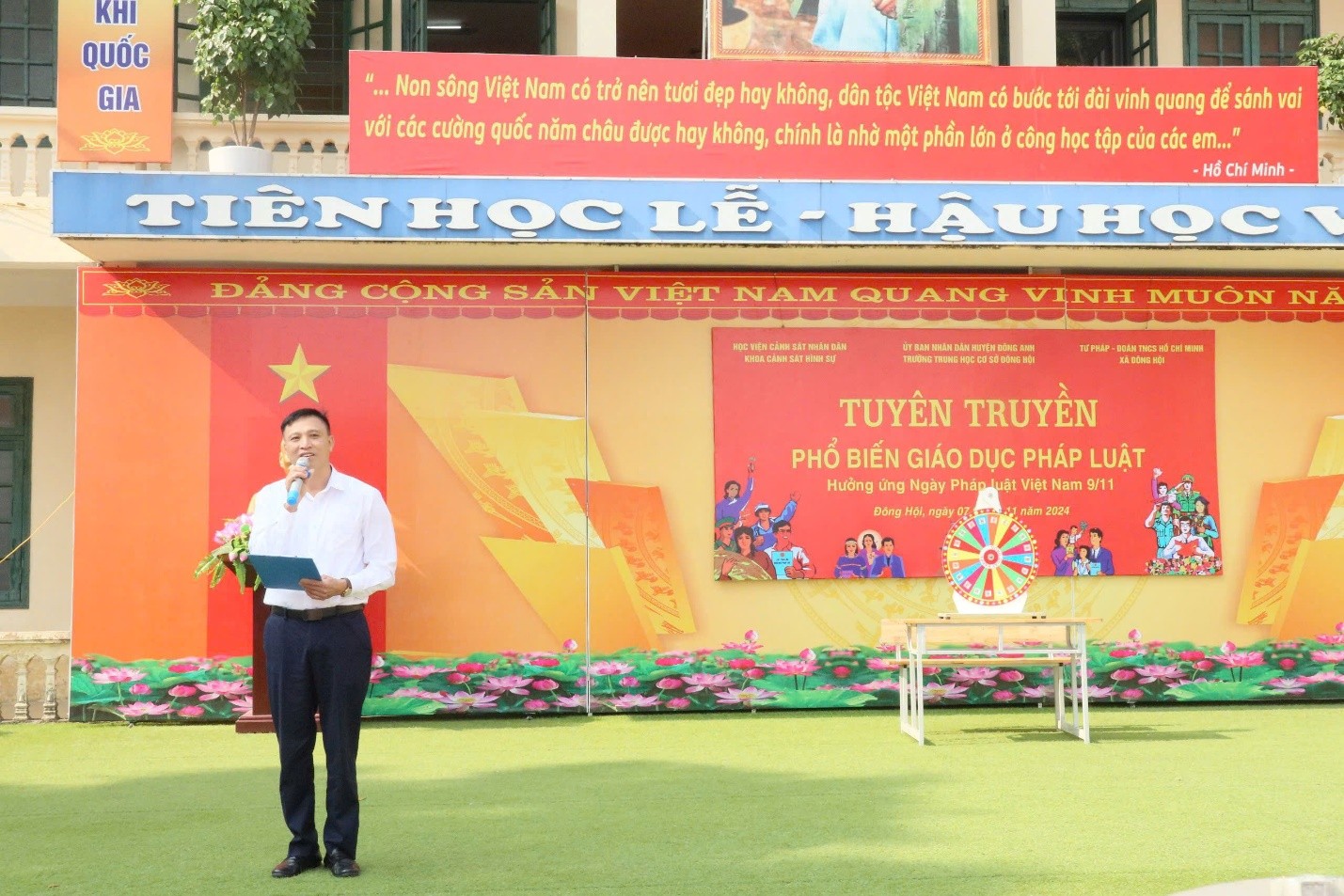 Tuyên truyền phổ biến pháp luật cho học sinh trường THCS Đông Hội