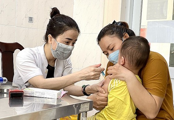 TP.HCM: Tiêm hơn 3.000 mũi vaccine sởi cho trẻ 6-9 tháng tuổi