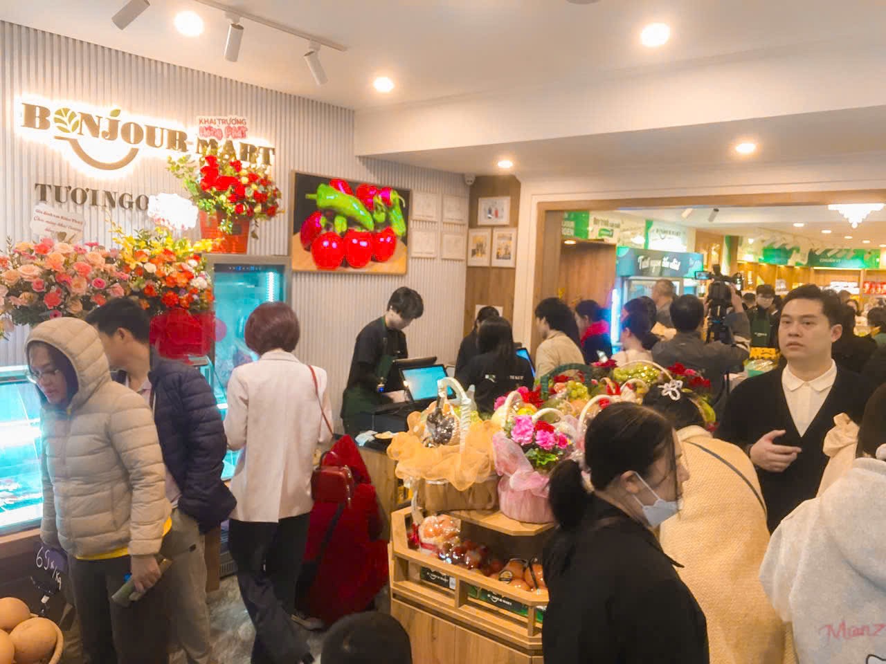 Bonjour Mart khai trương tại Geleximco - Lê Trọng Tấn: Điểm đến mua sắm chất lượng cho cuộc sống hiện đại Bonjour Mart khai trương tại Geleximco - Lê Trọng Tấn: Điểm đến mua sắm chất lượng cho cuộc sống hiện đại